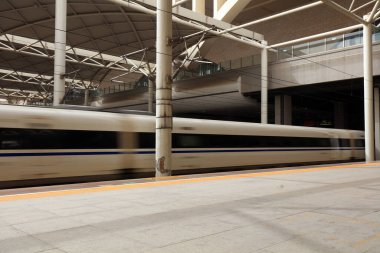 Shijiazhuang - 5 Mayıs 2017: CRH treni, Shijiazhuang City, Hebei Eyaleti, Çin