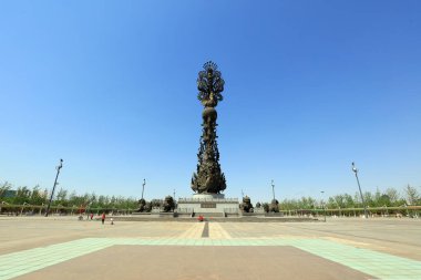 Phoenix heykeli fotoğrafın yakın çekimi