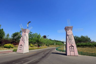 Yel değirmeni mimarisi parselde