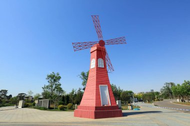 Yel değirmeni mimarisi parselde