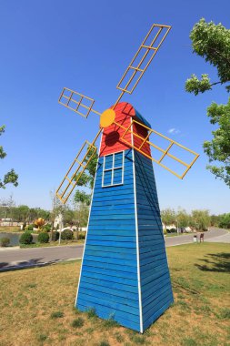 Yel değirmeni mimarisi parselde