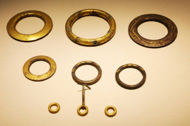 Antik Çin bronz kapları, ortaya çıkarılmış kültürel kalıntılar.