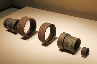 Antik Çin bronz kapları, ortaya çıkarılmış kültürel kalıntılar.