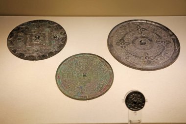 Antik Çin bronz kapları, ortaya çıkarılmış kültürel kalıntılar.