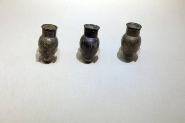 Antik Çin bronz kapları, ortaya çıkarılmış kültürel kalıntılar.