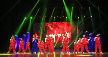 Luannan County - 9 Şubat 2018: Genç dövüş sanatları gösterisi, Luannan County, Hebei Eyaleti, Çin