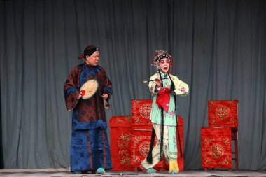 Luannan County - 28 Şubat 2018: Çin geleneksel kostüm draması sahnesi, Luannan County, Hebei Eyaleti, Çin