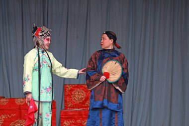 Luannan County - 28 Şubat 2018: Çin geleneksel kostüm draması sahnesi, Luannan County, Hebei Eyaleti, Çin