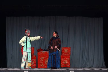 Luannan County - 28 Şubat 2018: Çin geleneksel kostüm draması sahnesi, Luannan County, Hebei Eyaleti, Çin