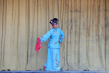 Luannan County - 1 Mart 2018: Çin geleneksel kostüm draması sahnesi, Luannan County, Hebei bölgesi, Çin