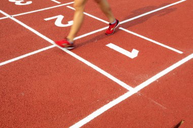 Uzun mesafe koşucusunun bacakları