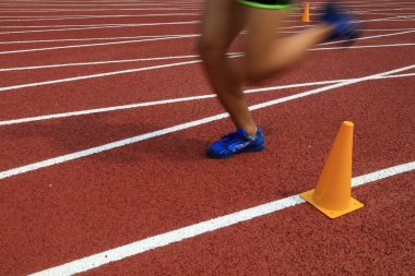 Uzun mesafe koşucusunun bacakları