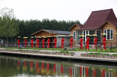 Luannan County - 17 Mayıs 2018: Çin geleneksel Cheongsam şovu Hebei Eyaleti, Çin 'de yapıldı.