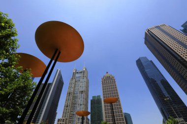 Şangay, Çin - 1 Haziran 2018: Lujiazui 'nin Pudong, Şangay, Chin' deki mimari manzarası