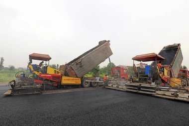 Luannan County - 22 Ağustos 2018: Otoyol mühendislik alanı, Luannan County, Hebei Eyaleti, Çin