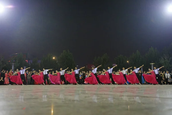 Luannan County China Septiembre 2018 Actuación Danza Social Plaza Por — Foto de Stock