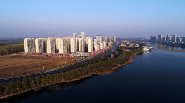 Luannan İlçesi Sonbaharda, Hebei, Çin 'de inşaat manzarası