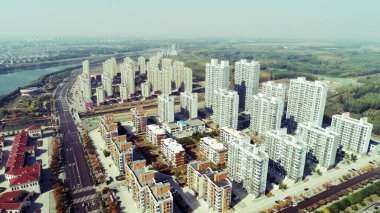 Luannan İlçesi Sonbaharda, Hebei, Çin 'de inşaat manzarası