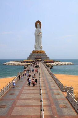Sanya Şehri, Çin - 2 Nisan 2019: Nanshan turizm bölgesinde Guanyin heykeli, Sanya Şehri, Hainan Eyaleti, Çin