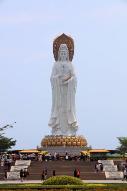 Sanya Şehri, Çin - 2 Nisan 2019: Nanshan turizm bölgesinde Guanyin heykeli, Sanya Şehri, Hainan Eyaleti, Çin