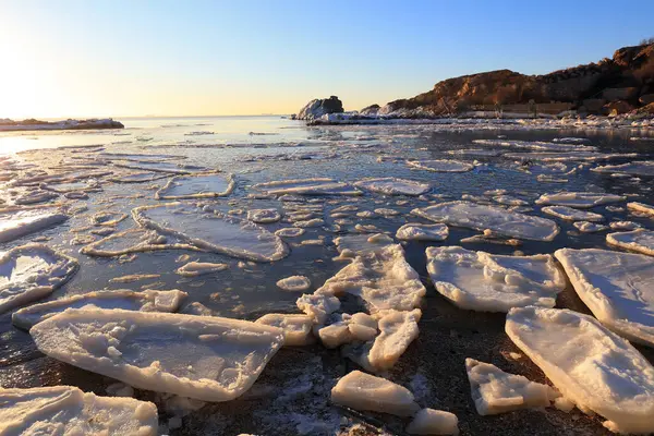 Donmuş sahil doğal manzara, Qinhuangdao Şehri, Çin