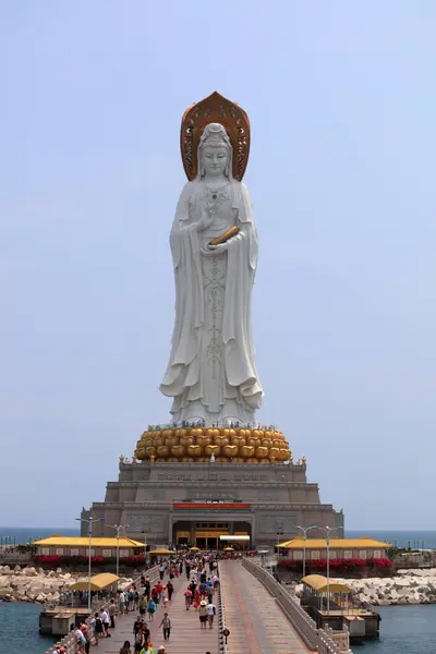 Sanya City China April 2019 Guanyin Sculptuur Aan Zee Nanshan Rechtenvrije Stockfoto's