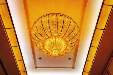 Tavanda lüks damlalar