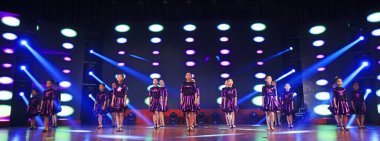 Luannan County - 29 Ocak 2019: Çocuklar Latin dansı gösterisi, Luannan County, Hebei Eyaleti, Çin