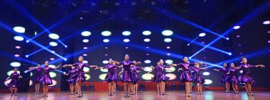 Luannan County - 29 Ocak 2019: Çocuklar Latin dansı gösterisi, Luannan County, Hebei Eyaleti, Çin