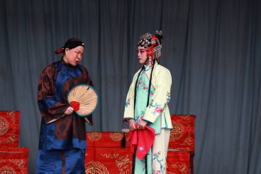 Luannan County - 28 Şubat 2018: Çin geleneksel kostüm draması sahnesi, Luannan County, Hebei Eyaleti, Çin