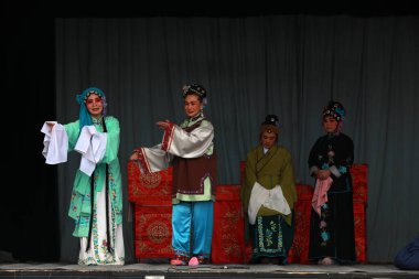 Luannan County - 28 Şubat 2018: Çin geleneksel kostüm draması sahnesi, Luannan County, Hebei Eyaleti, Çin