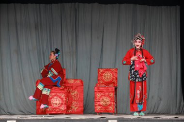 Luannan County - 28 Şubat 2018: Çin geleneksel kostüm draması sahnesi, Luannan County, Hebei Eyaleti, Çin