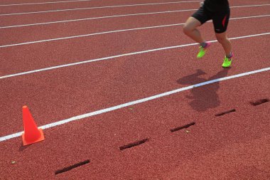 uzun mesafe koşucusunun bacakları