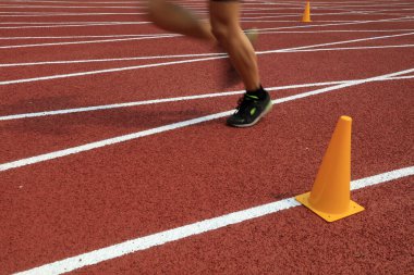 Uzun mesafe koşucusunun bacakları