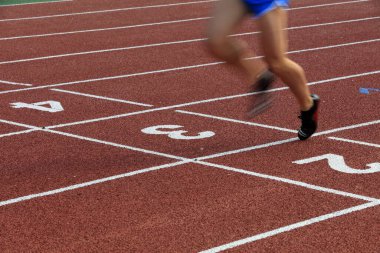 Uzun mesafe koşucusunun bacakları