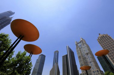 Şangay, Çin - 1 Haziran 2018: Lujiazui 'nin Pudong, Şangay, Chin' deki mimari manzarası