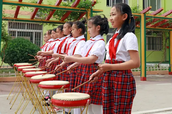 stock image LUANNAN COUNTY, Hebei Province, China - May 8, 2019: The girls are learning the traditional Chinese drum Book performance.