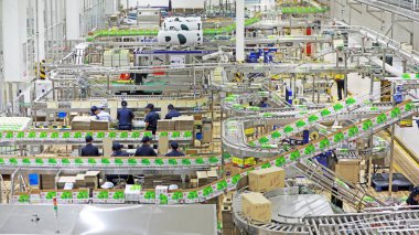 Luannan County, Çin - 18 Haziran 2019: Mengniu Dairy Luannan Co., Ltd. Ambalaj Üretim Hattı, Luannan County, Hebei Eyaleti, Çin