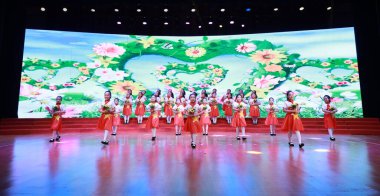 27 Eylül 2019 - Tangshan City, Çin Şarkı Konseri Sahnesi, Tangshan City, Hebei Eyaleti, Çin, Tangshan Şehri, Hebei Eyaleti, Çin.