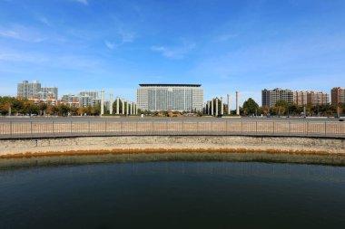 LUANNAN COUNTY, Hebei Eyaleti, Çin - 1 Kasım 2019: Kuzey Çin 'deki küçük şehirlerin mimari manzarası