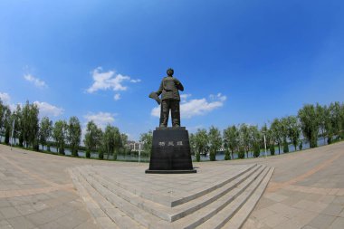 Luannan İlçesi - 6 Haziran 2019: Çin 'in Hebei Eyaleti, Luannan İlçesi, parkta antik Çinli kadın heykelleri