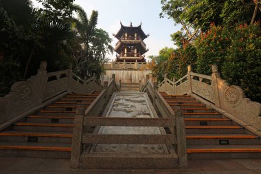 Sanya City, Çin - 1 Nisan 2019: Çin klasik yüksek binası Sanya City, Hainan Eyaleti, Çin