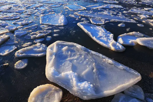 Donmuş sahil doğal manzara, Qinhuangdao Şehri, Çin
