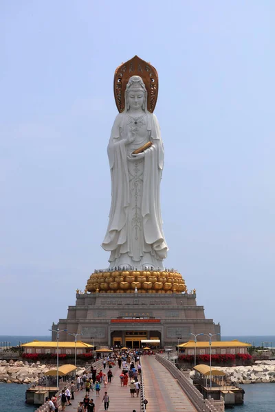 Sanya City China April 2019 Guanyin Sculptuur Aan Zee Nanshan Stockafbeelding