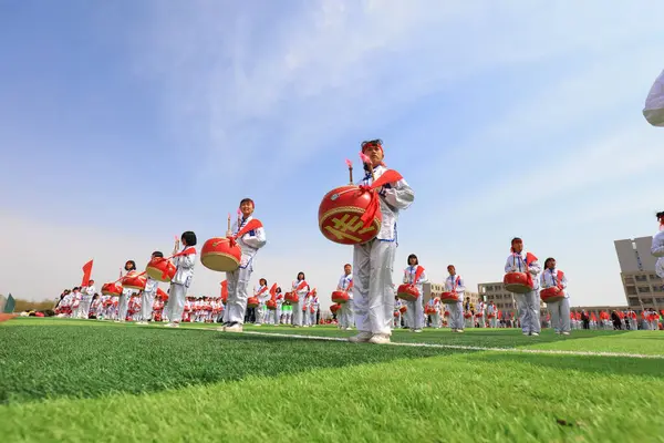 Luannan County China Abril 2019 Banda Percusión Está Tocando Tambor — Foto de Stock