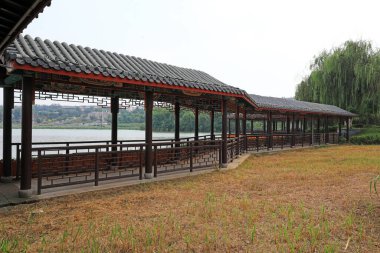 Bir Park 'taki Çin Klasik Galerisi Mimari Manzarası