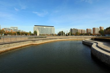 LUANNAN COUNTY, Hebei Eyaleti, Çin - 1 Kasım 2019: Kuzey Çin 'deki küçük şehirlerin mimari manzarası