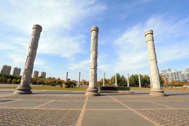 LUANNAN COUNTY, Hebei Eyaleti, Çin - 1 Kasım 2019: Kuzey Çin 'deki küçük şehirlerin mimari manzarası