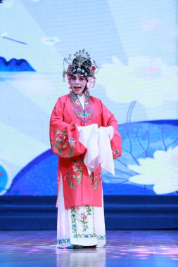 LUANNAN COUNTY, Hebei Eyaleti, Çin - 17 Kasım 2019: Çin Pingju gösterisi.