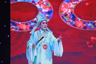 LUANNAN COUNTY, Hebei Eyaleti, Çin - 17 Kasım 2019: Çin Pingju gösterisi.